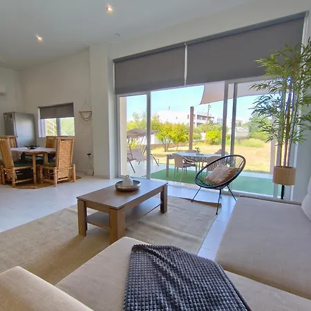 Spacious House בית נופש *