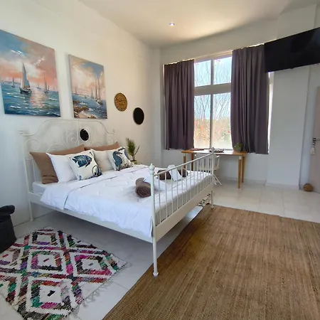 בית נופש Spacious House