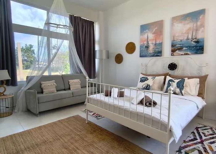 Spacious House * Theológos